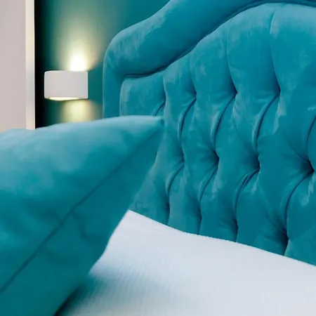 Tiffany سورينتو