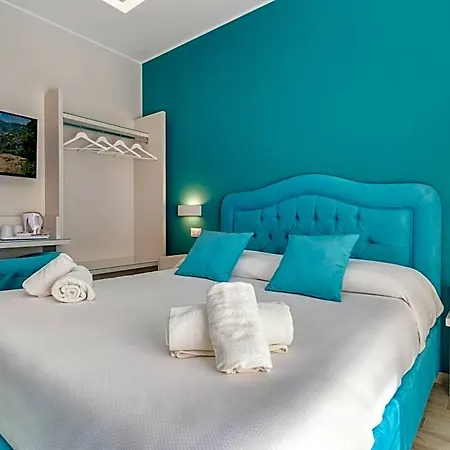 Tiffany Bed and Breakfast 4*